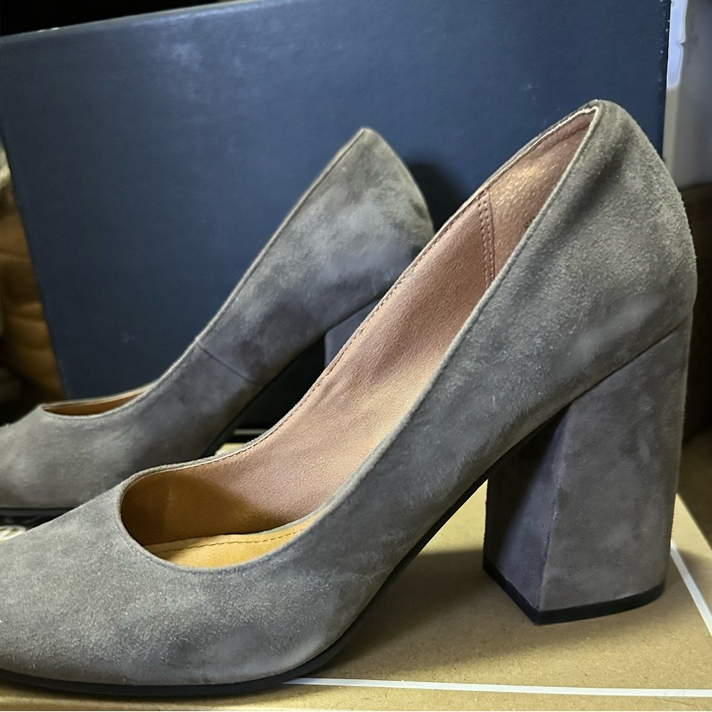 Elegant Gray Block Heel Pumps